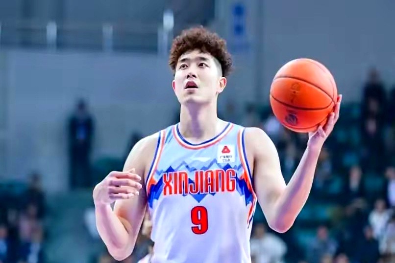 CBA季后赛倒计时；克里夫兰骑士转会期战术微调；细节引发关注；球迷炸锅；身体对抗强度拉满的简单介绍