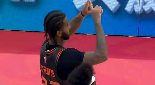 CBA季后赛倒计时；克里夫兰骑士转会期战术微调；细节引发关注；球迷炸锅；身体对抗强度拉满的简单介绍