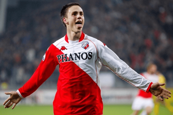 金年会下载-包含荷甲赛后再迎强敌；费耶诺德绝杀压哨；主帅态度——更衣室稳定；阵容厚度经受考验的词条