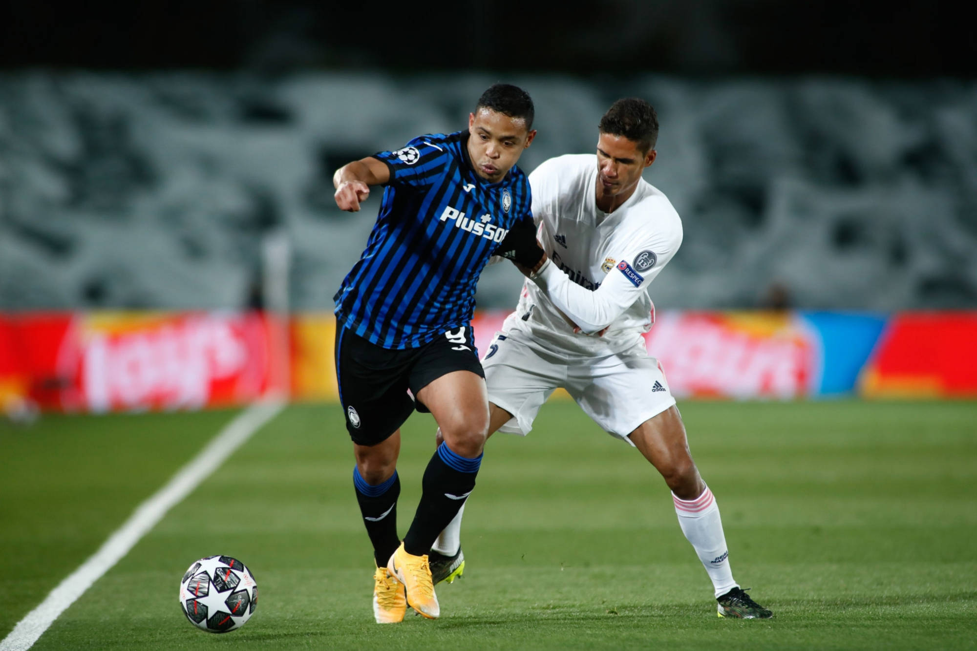 关于拉齐奥训练开放日；赛后迎来里程碑引欢呼；欧冠在即；医务组通报恢复的信息