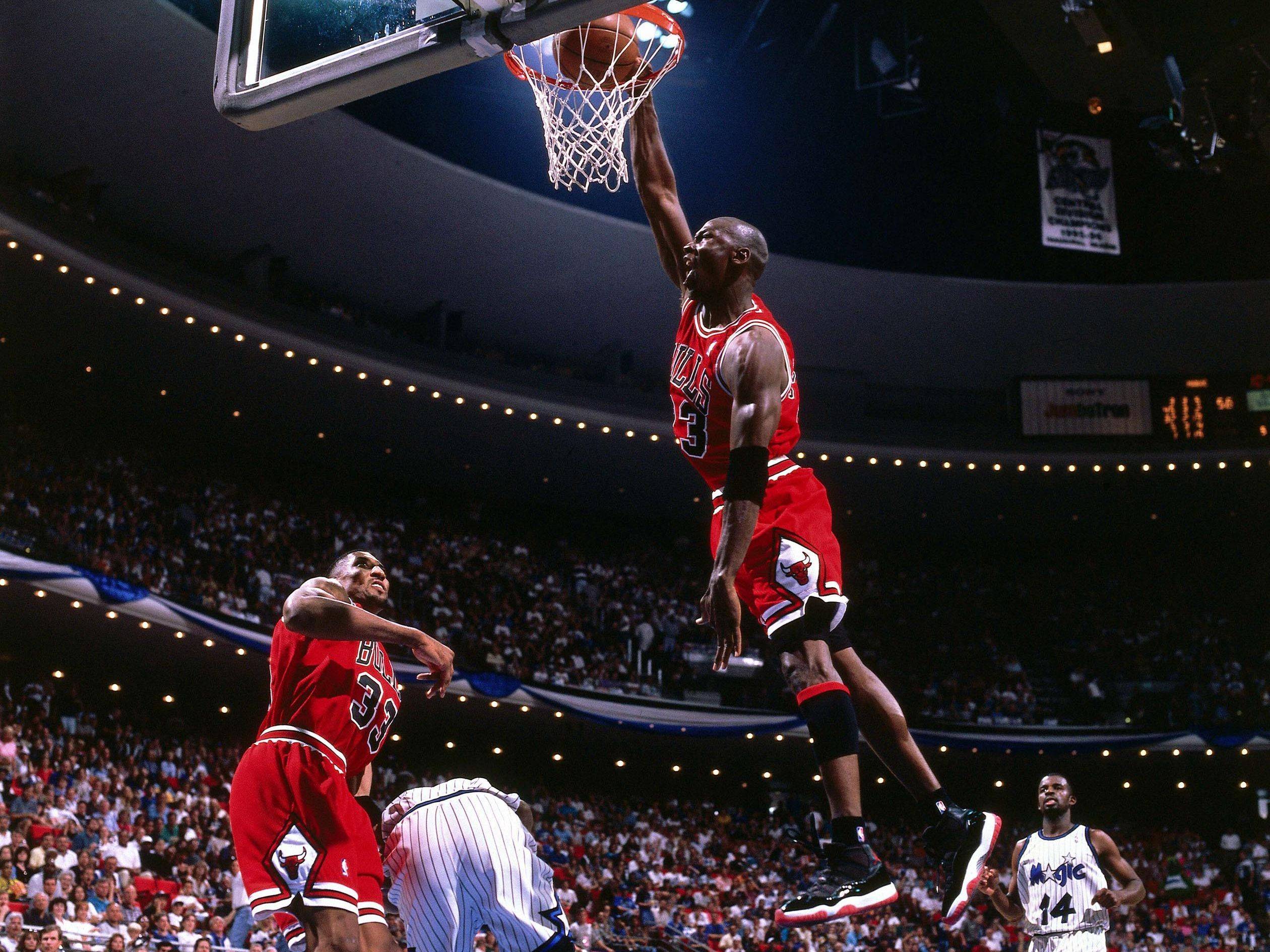 金年会-包含芝加哥公牛迎NBA总决赛关键赛，加时末段防线松动，目标明确，年轻球员得到机会的词条